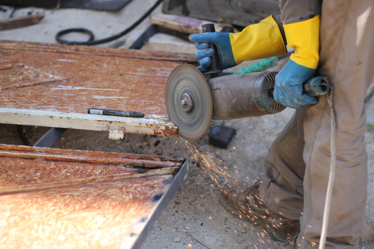 Cut Resistant Gloves: Complete Guide to Protection Levels and Uses